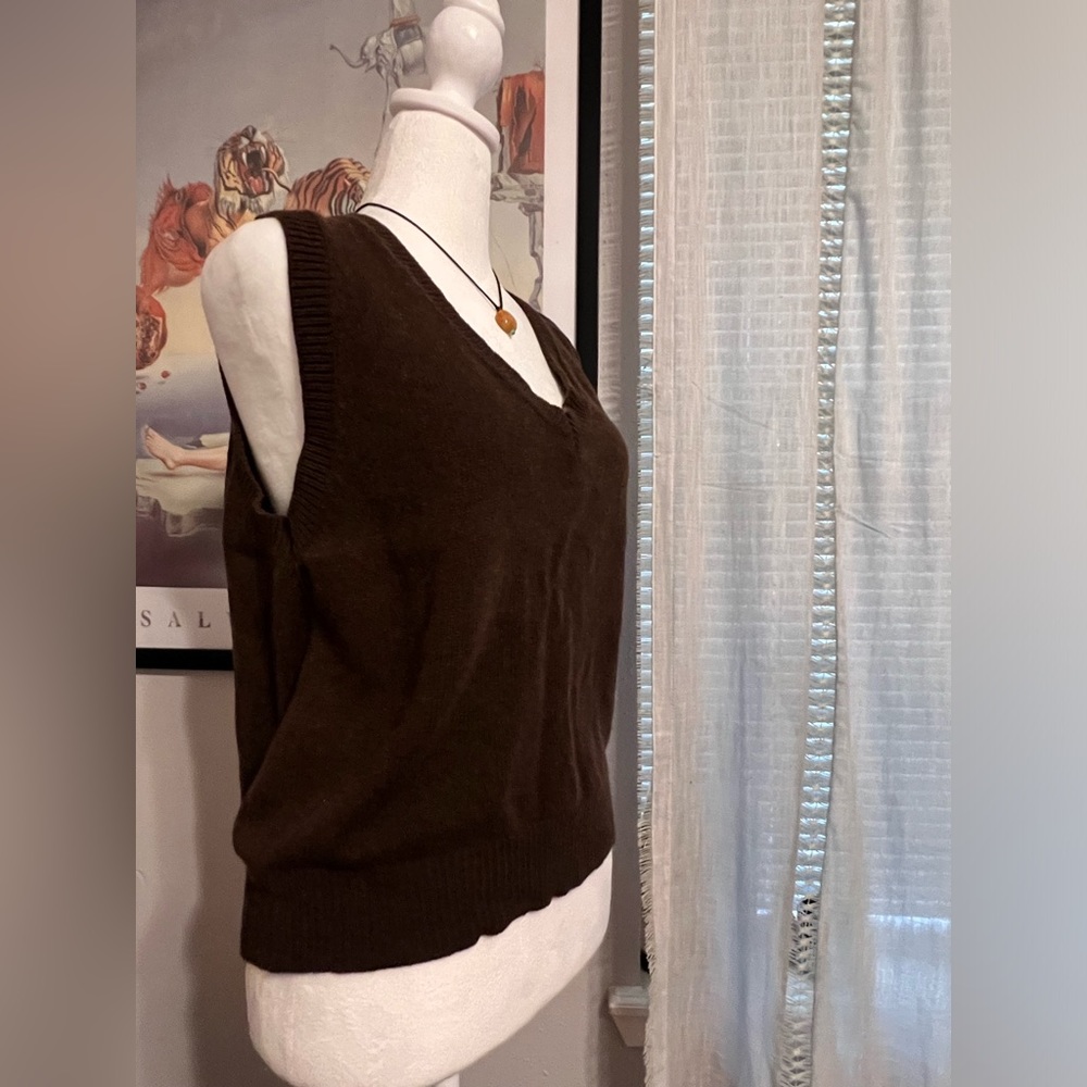 Brandy Melville Mia Sweater Vest